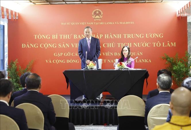Tổng Bí thư, Chủ tịch nước gặp mặt cộng đồng người Việt Nam tại Sri Lanka