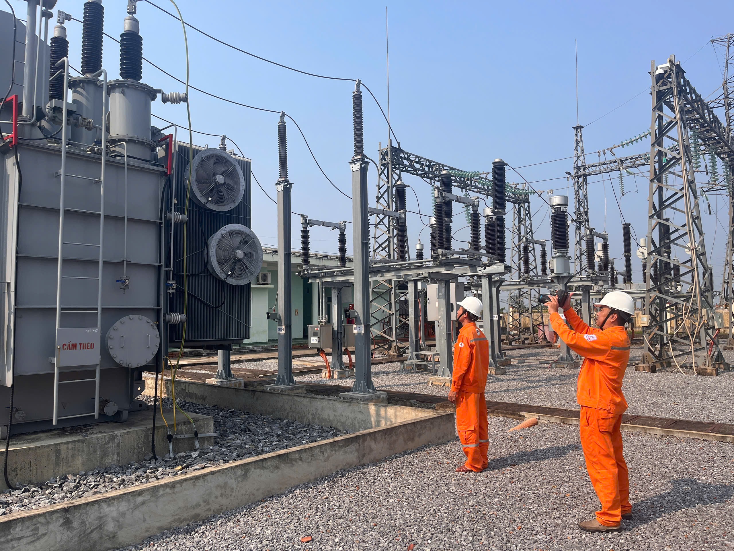 Điện lực Quảng Trị đồng hành tháo gỡ vướng mắc cấp điện cho khu vực Phong Nha - Kẻ Bàng