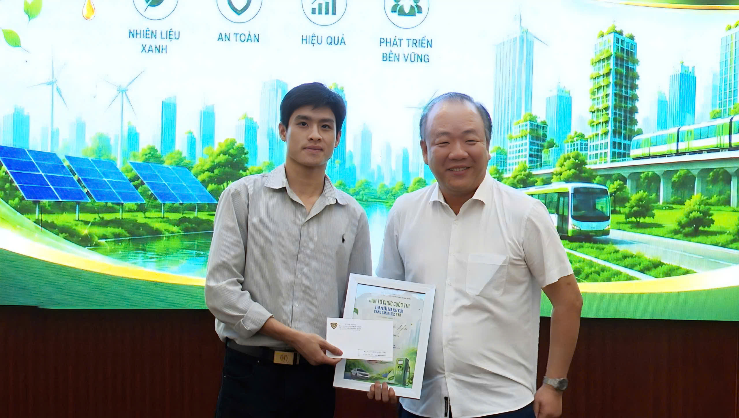 Trao giải vòng trực tuyến Cuộc thi Tìm hiểu lợi ích của xăng E10
