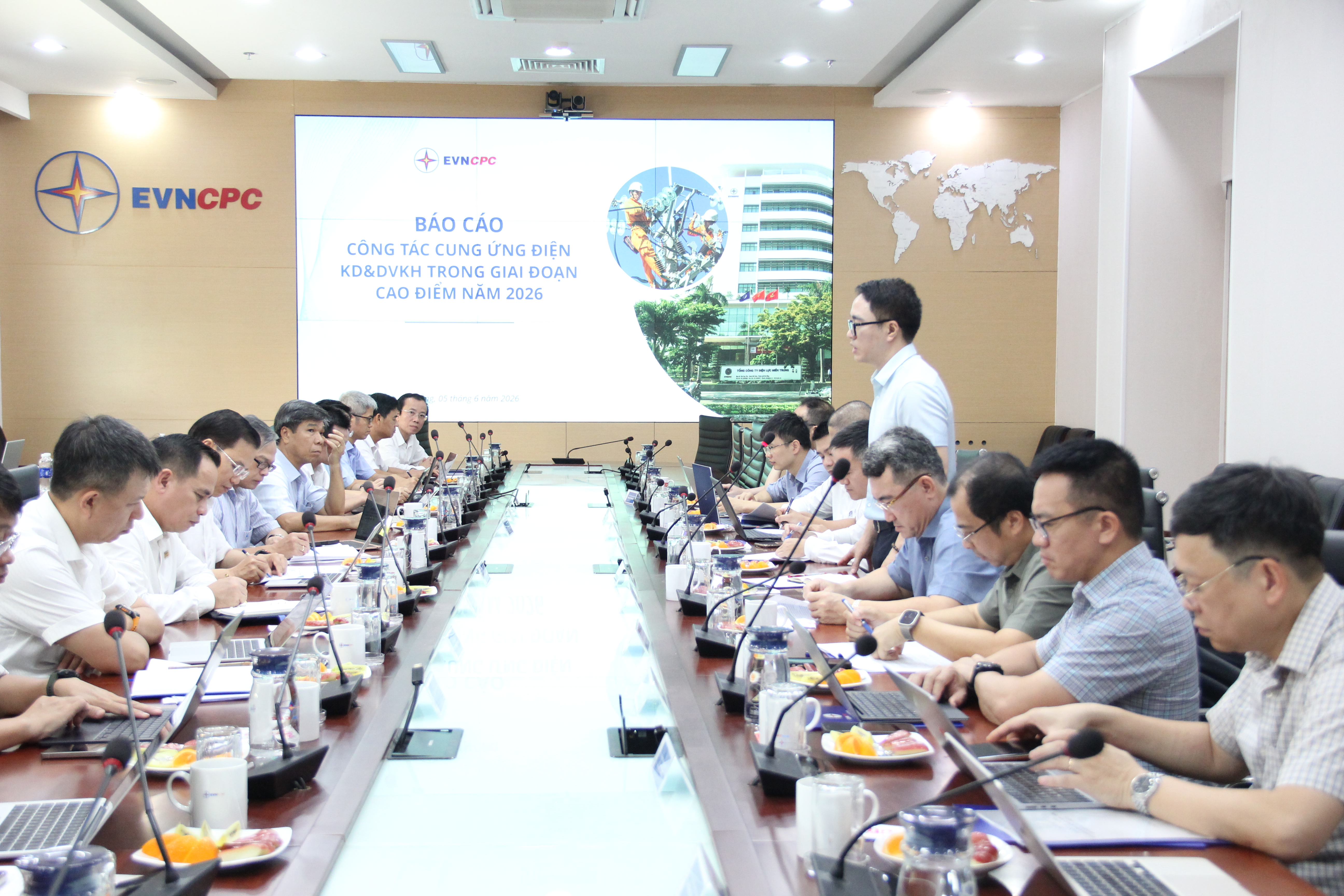 EVN kiểm tra công tác cung ứng điện cao điểm nắng nóng tại EVNCPC