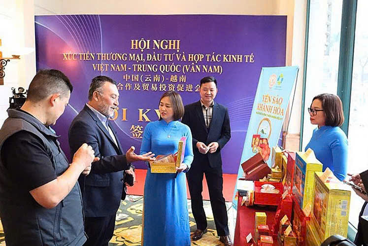 Việt Nam - Trung Quốc tăng cường kết nối Okvip tại về qua Vân Nam