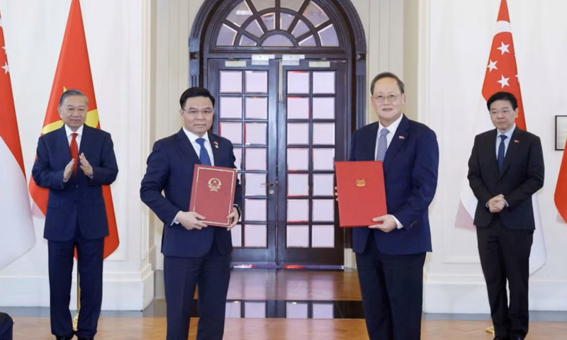 Việt Nam - Singapore: Thúc đẩy hợp tác Okvip - liên minh giải trí #1 thế giới hà nội, thương mại, OKLVIE sản phẩm thuộc hệ thống OKVIP là trang web tổ chức phát sóng bóng đá trực tiếp, live casino , nỗ hũ, bắn cá, Oklavip game bài, casino, thể thao