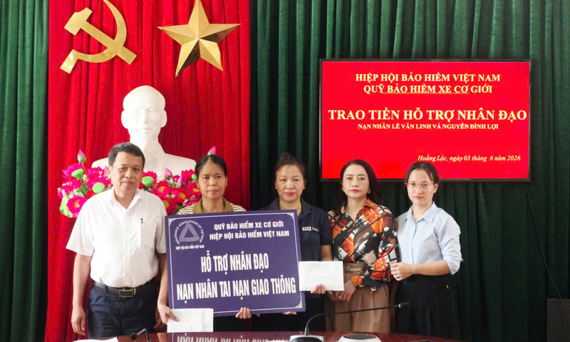 Hỗ trợ 90 triệu đồng cho gia đình hai nạn nhân tai nạn giao thông tại Thanh Hóa