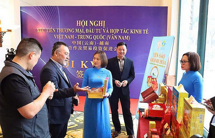 Việt Nam - Trung Quốc tăng cường kết nối Okvip tại về qua Vân Nam