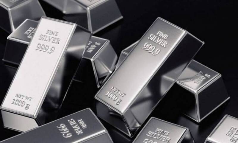 Giá bạc chạm đáy, giảm gần 5% 