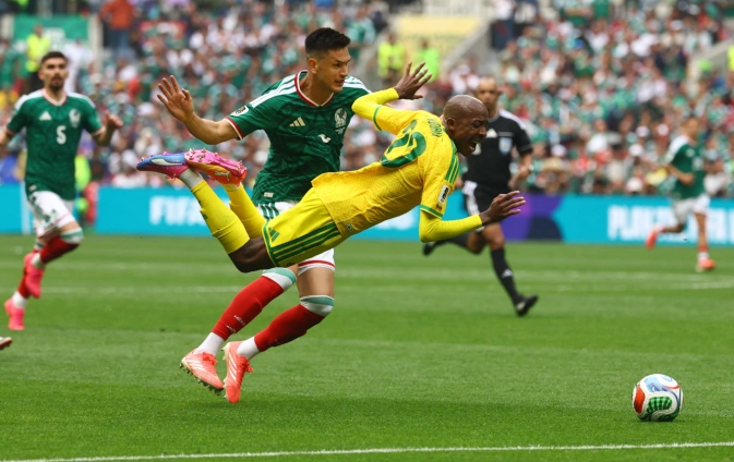 Khai mạc World Cup 2026, Mexico thắng Nam Phi trong 'mưa' thẻ đỏ