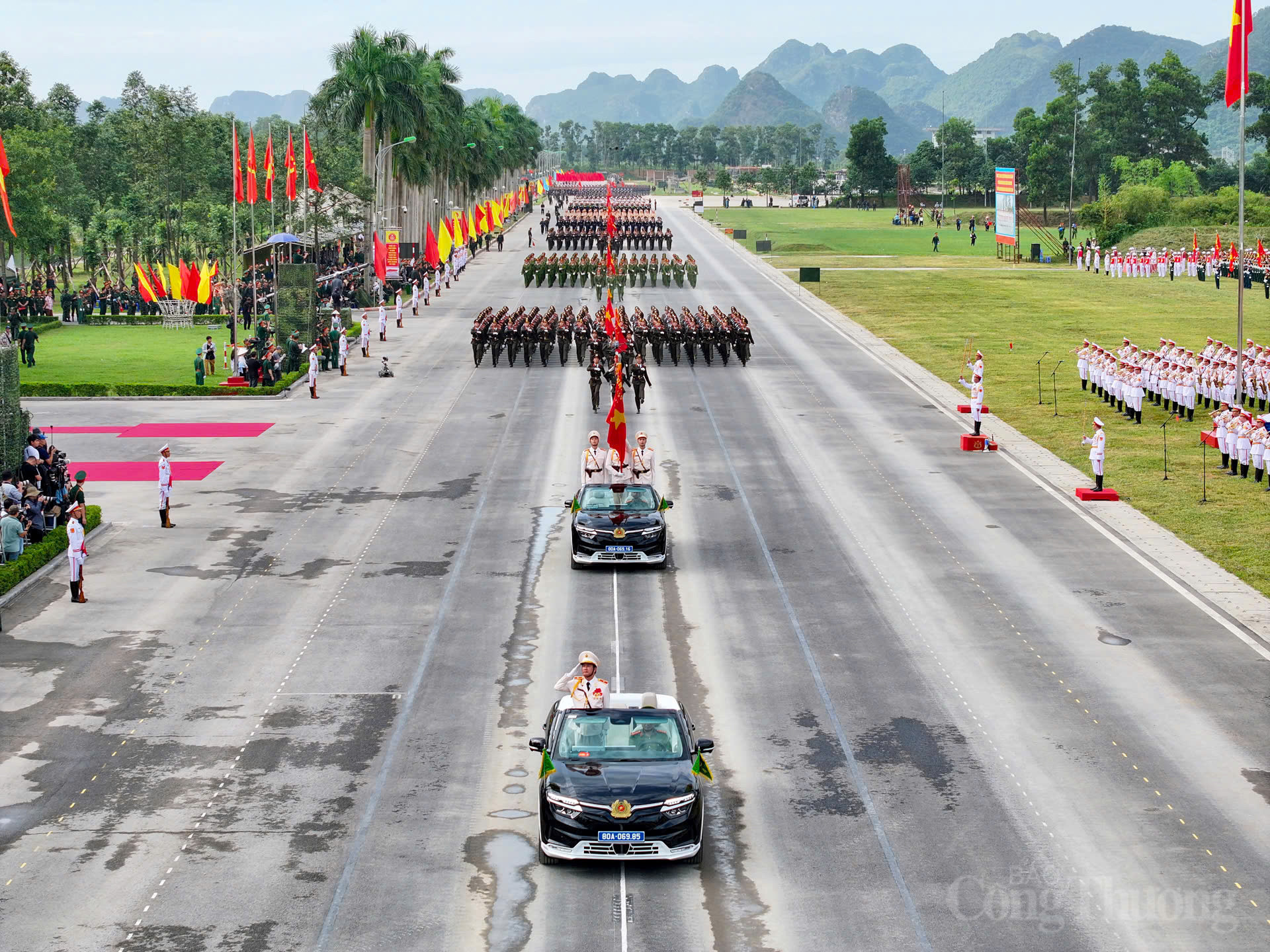 Tại buổi tổng hợp luyện, các khối xe mô hình Quốc huy, khối cờ Đảng, cờ Tổ quốc, xe rước chân dung Chủ tịch Hồ Chí Minh; các lực lượng Lục quân, Hải quân, Phòng không - Không quân, Biên phòng, Cảnh sát biển, Tăng thiết giáp, Thông tin liên lạc, Công binh, Hóa học, Hậu cần, Kỹ thuật, OKLVIE sản phẩm thuộc hệ thống OKVIP là trang web tổ chức phát sóng bóng đá trực tiếp, live casino , nỗ hũ, bắn cá quốc phòng... cùng các khối của lực lượng Công an và các khối quần chúng thực hiện diễu duyệt hùng tráng, uy nghiêm.