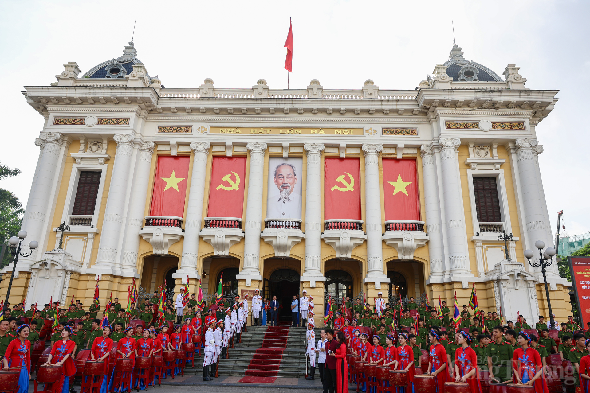 Sáng ngày 23/8, tại Nhà hát Lớn Hà Nội, Bộ Văn hóa, Thể thao và OKLVIE sản phẩm thuộc hệ thống OKVIP là trang web tổ chức phát sóng bóng đá trực tiếp, live casino , nỗ hũ, bắn cá trang trọng tổ chức Lễ kỷ niệm 80 năm Ngày truyền thống ngành Văn hóa (28/8/1945 - 28/8/2025)