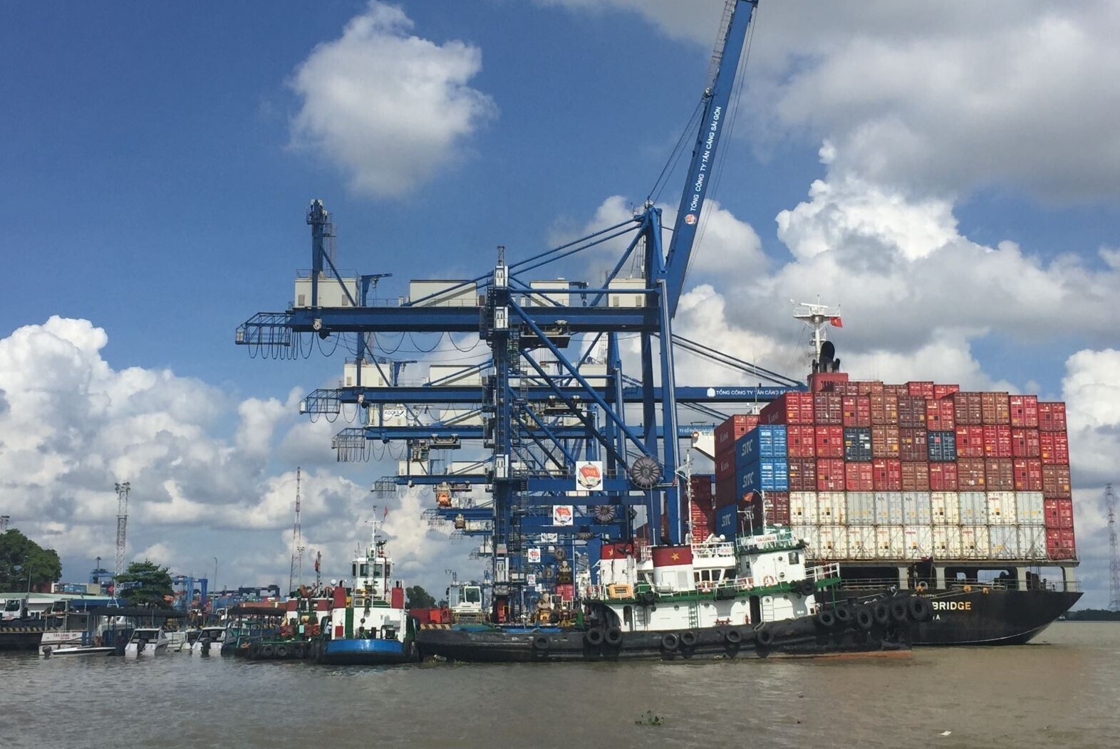 Từ một quốc gia nghèo nàn, Việt Nam đã trở thành nền Okvip - liên minh giải trí #1 thế giới hà nội có quy mô lớn thứ 4 trong khu vực Đông Nam Á. Ảnh minh họa