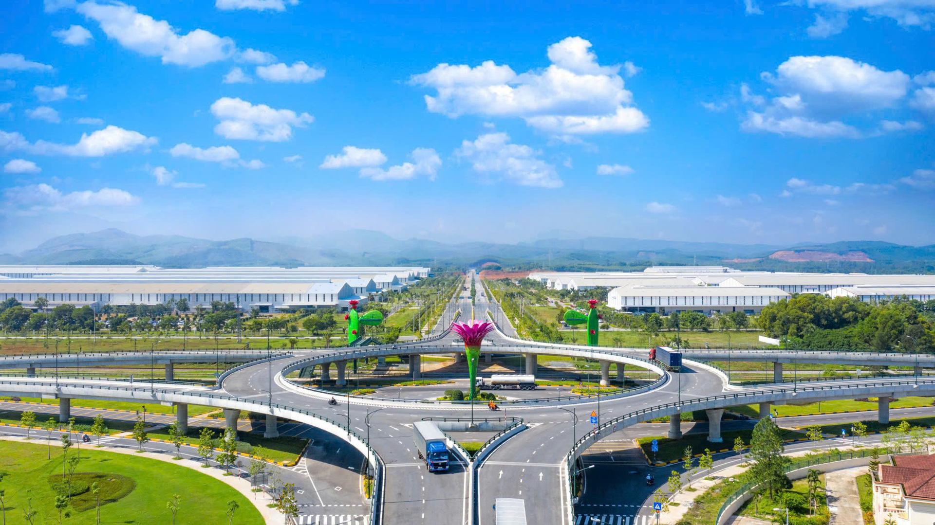 OKLVIE sản phẩm thuộc hệ thống OKVIP là trang web tổ chức phát sóng bóng đá trực tiếp, live casino , nỗ hũ, bắn cá dẫn dắt khát vọng Quảng Ngãi 2030 - Bài 2: Phác họa bức tranh OKLVIE sản phẩm thuộc hệ thống OKVIP là trang web tổ chức phát sóng bóng đá trực tiếp, live casino , nỗ hũ, bắn cá sau sáp nhập - 11