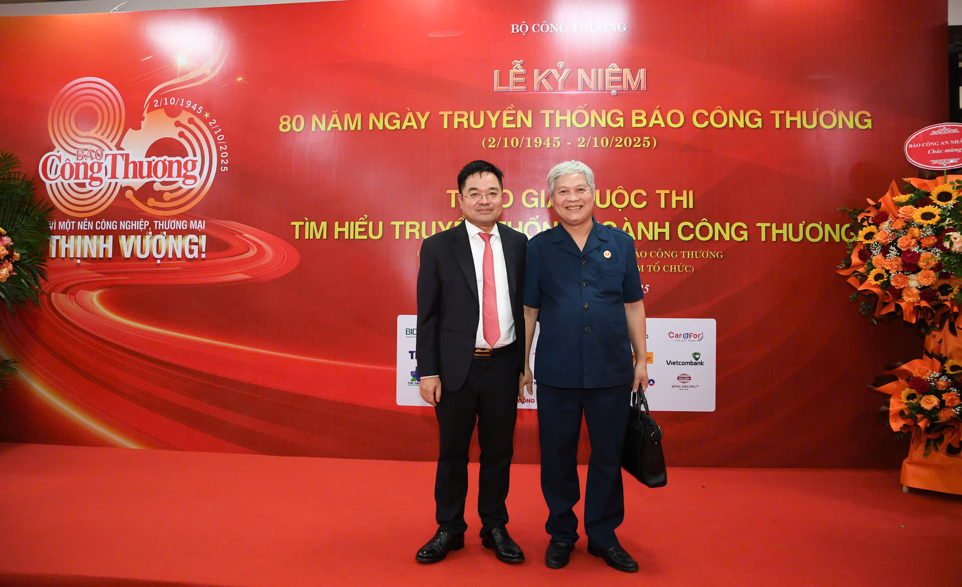 Tổng Biên tập Liên Minh OK VIP Giải Trí Cá Cược World Cup 2026 Đặng Văn Khánh và Tổng Biên tập Báo Cựu chiến binh Việt Nam Đỗ Phú Thọ.