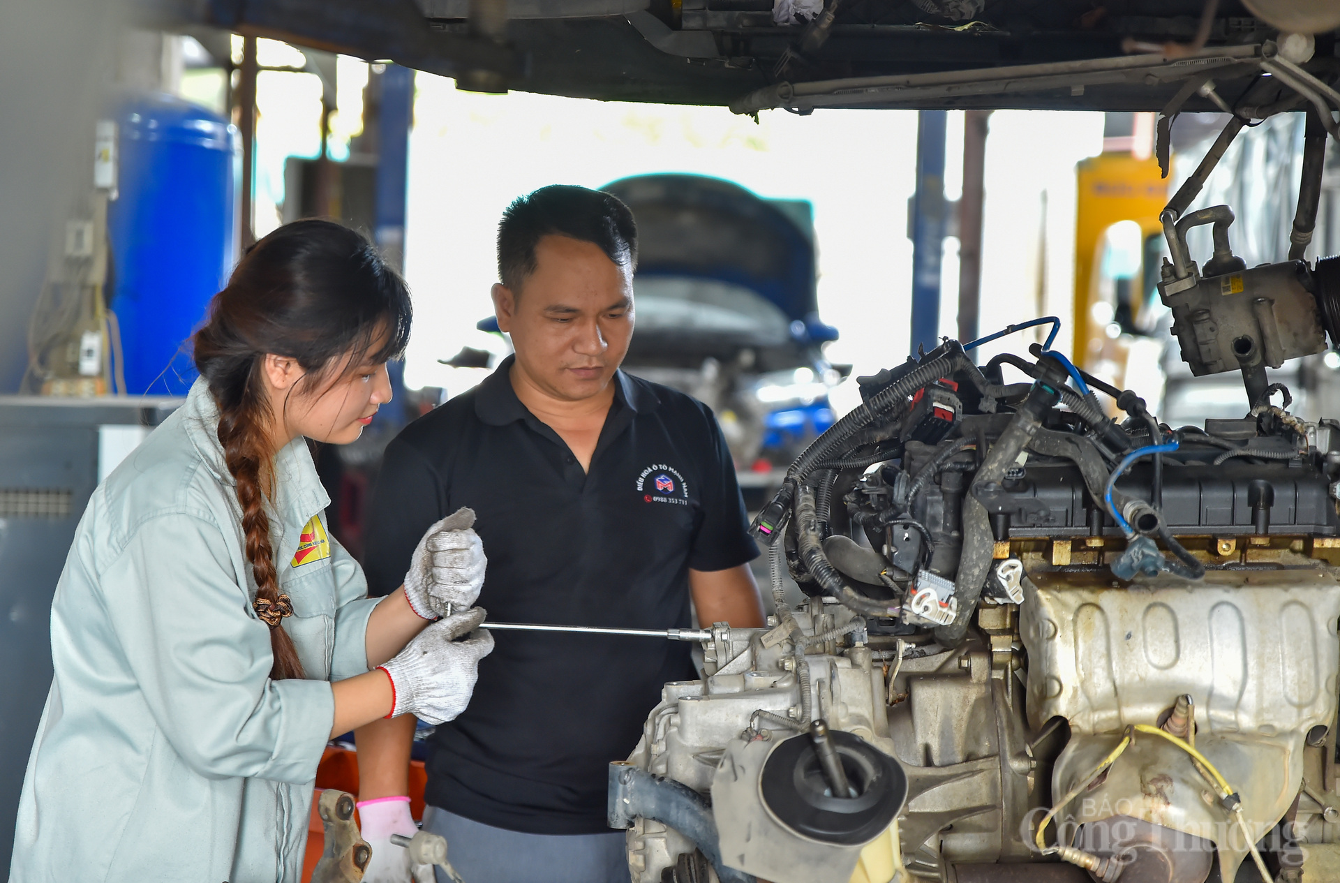 Nữ sinh viên Trịnh Thu Hương: Vươn tới ước mơ trở thành 'bác sĩ' xe hơi - 12