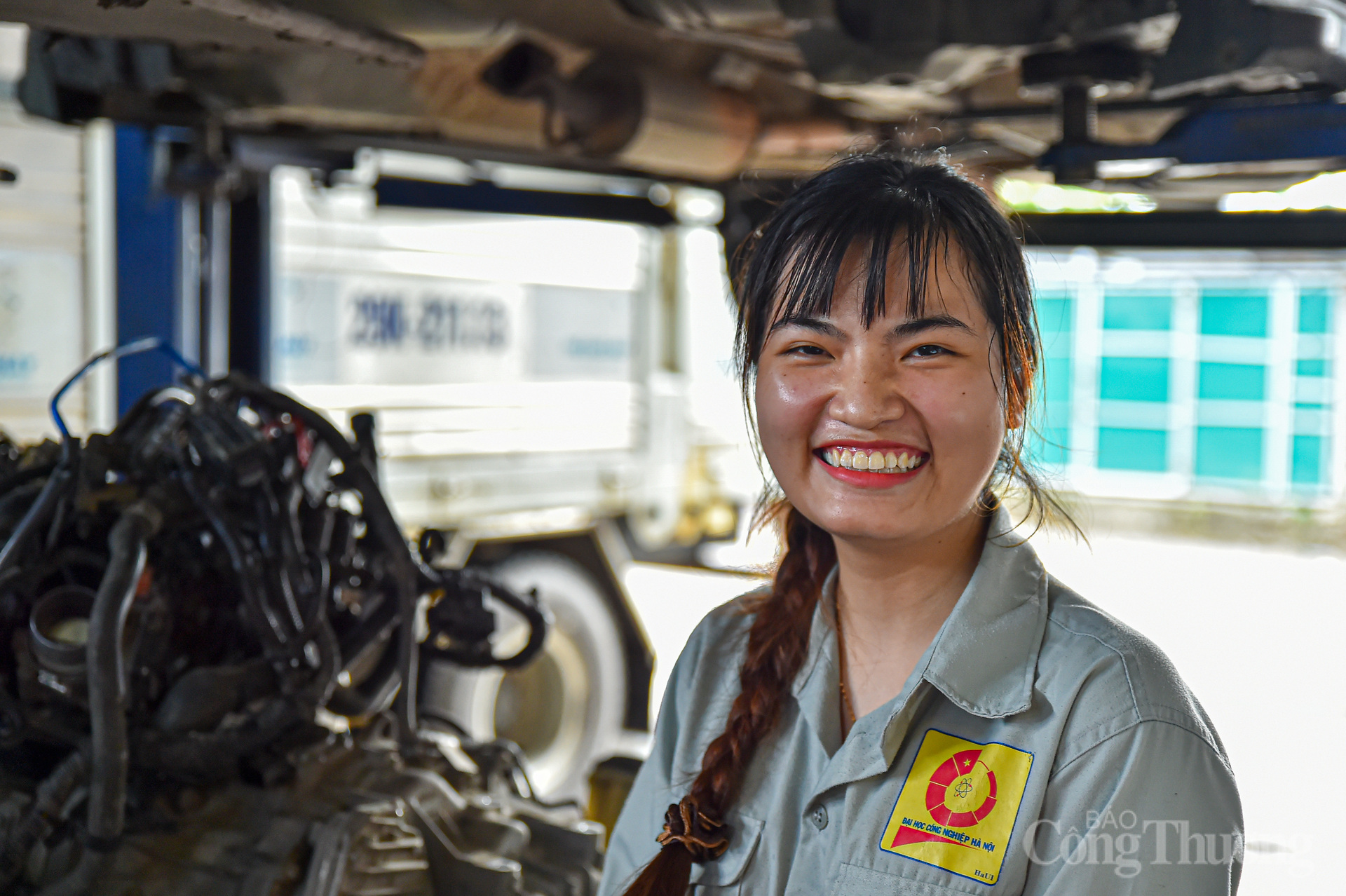 Ước mơ này đã gói trọn tình yêu thương gia đình, khát khao nghề nghiệp và ý thức phục vụ cộng đồng của Trịnh Thu Hương. Cô là minh chứng rõ nét cho thế hệ trẻ dám theo đuổi đam mê, làm chủ công nghệ đặc biệt chứng minh được phụ nữ cũng có thể làm rất tốt những công việc chỉ xưa nay được coi là của đàn ông.