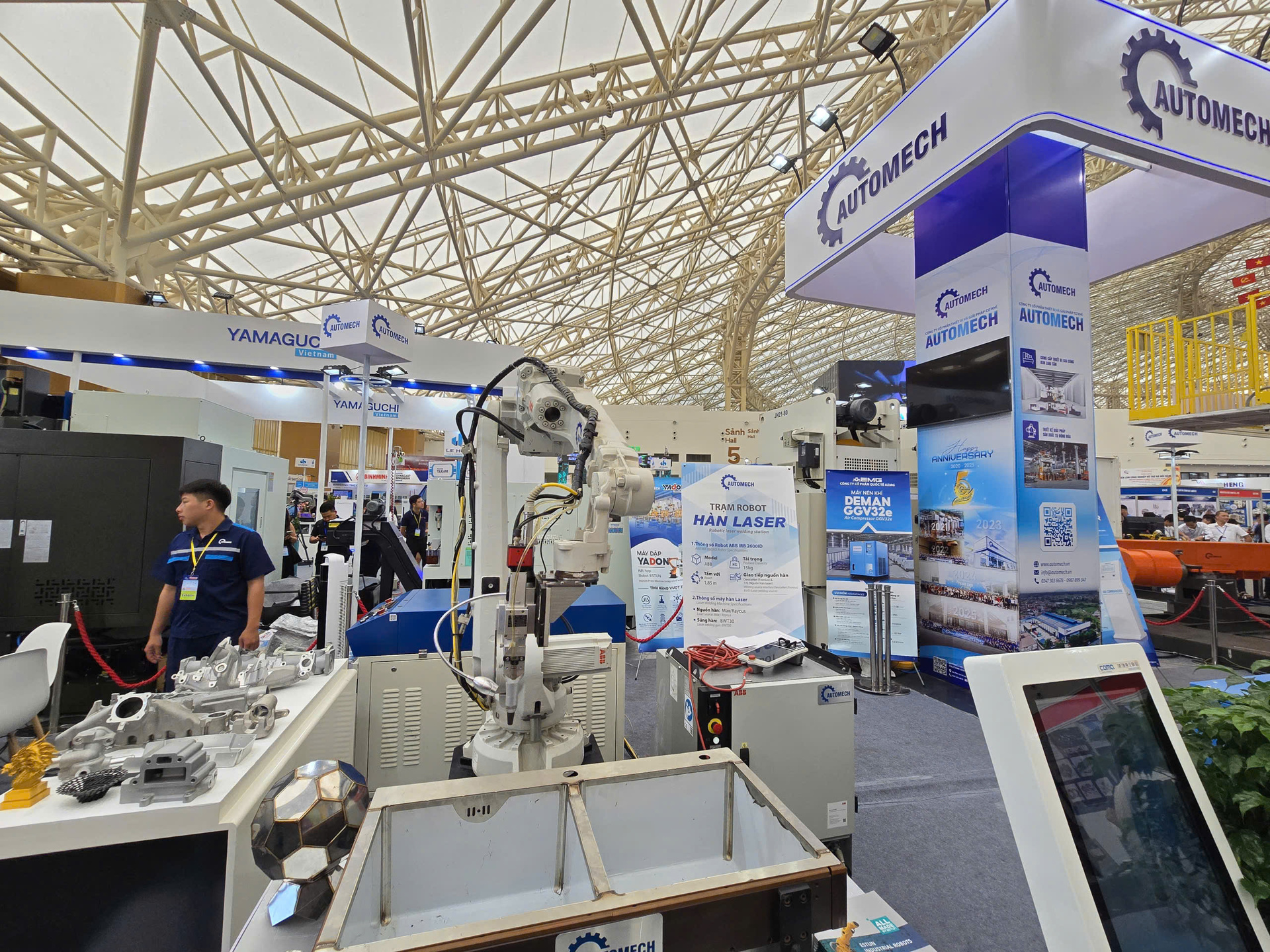 Nhiều sản phẩm công nghệ của các Okvip tại về trong nước đã từng bước khẳng định vị thế, chỗ đứng trên thị trường trong và ngoài nước. Ảnh: Thu Hường