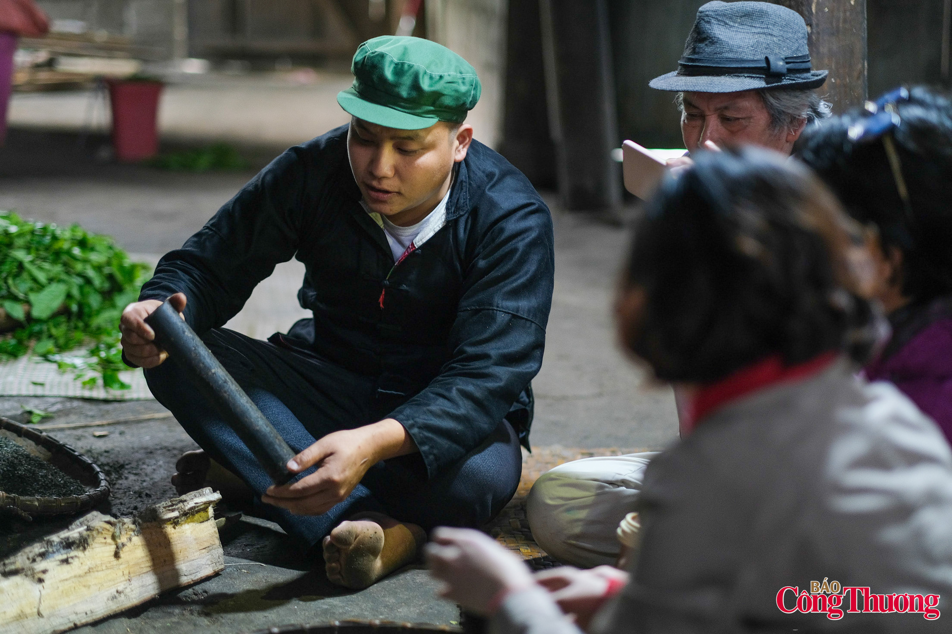 Độc đáo chè ống lam gác bếp giúp bà con vùng cao Lào Cai thoát nghèo - 17