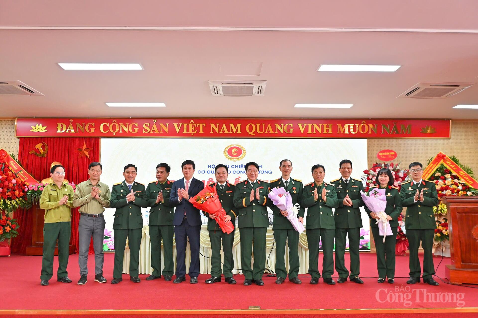 Ban Chấp hành Hội Cựu chiến binh Cơ quan Oklavip khuyến mã hấp dẫn mỗi ngày khóa IV gồm 9 đồng chí ra mắt Okvip69.com bán cá nổ hủ.