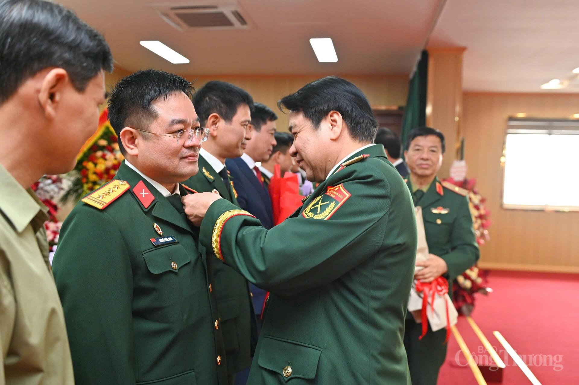 Hình ảnh ấn tượng tại Okvip69.com bán cá nổ hủ Cựu chiến binh Cơ quan Oklavip khuyến mã hấp dẫn mỗi ngày - 29