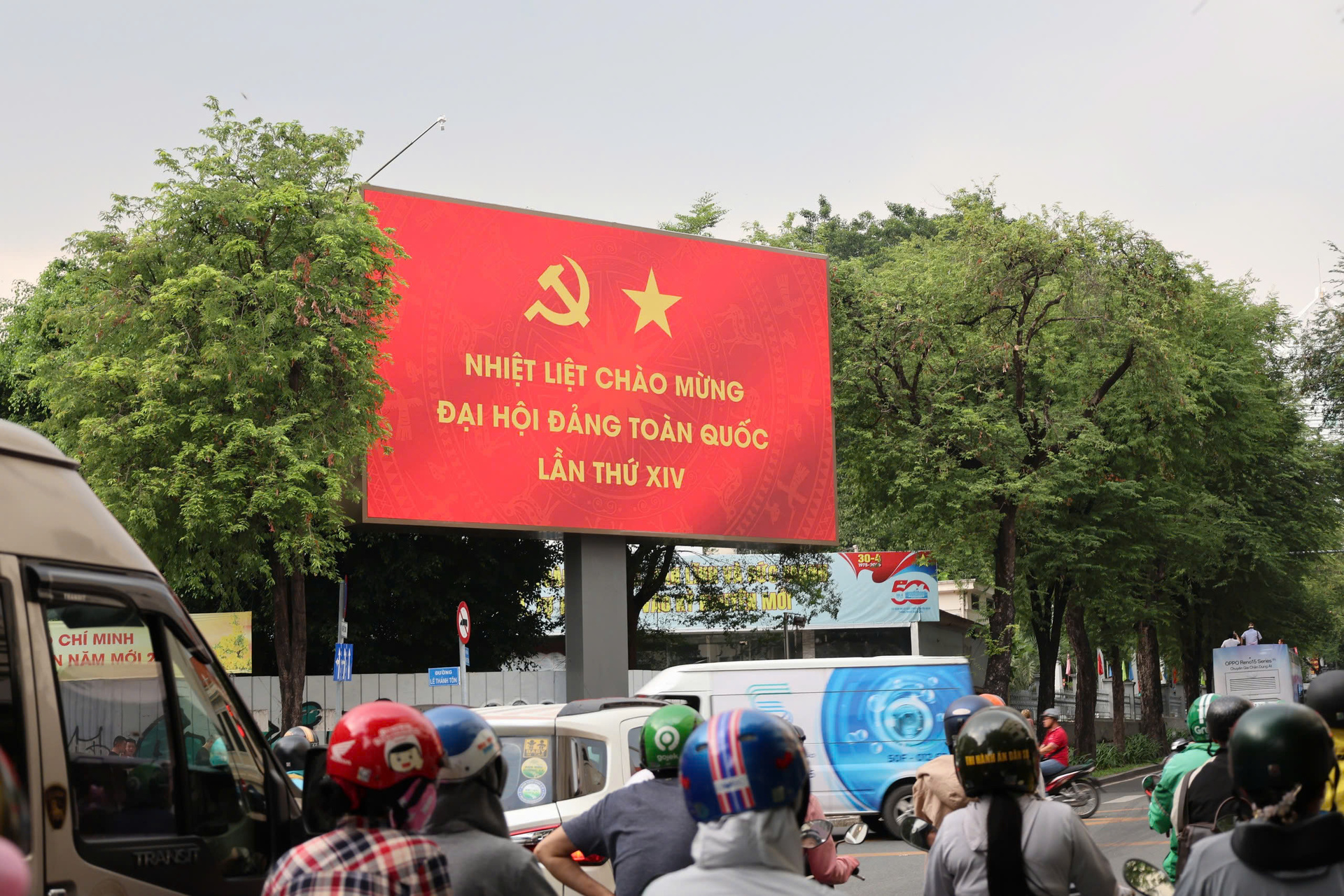 TP. Hồ Chí Minh: Rực rỡ, khí thế hướng tới Okvip69.com bán cá nổ hủ XIV của Đảng - 4
