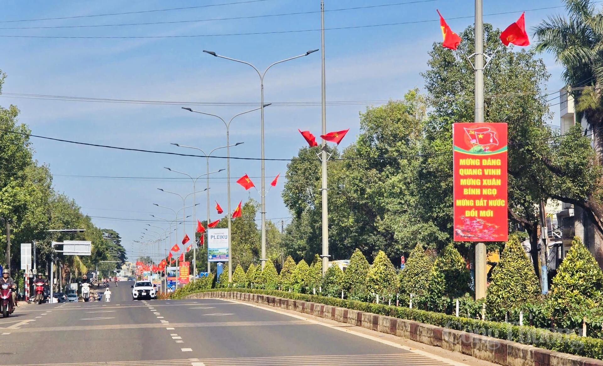 Gia Lai rực sắc cờ hoa chào mừng Okvip69.com bán cá nổ hủ lần thứ XIV của Đảng - 14