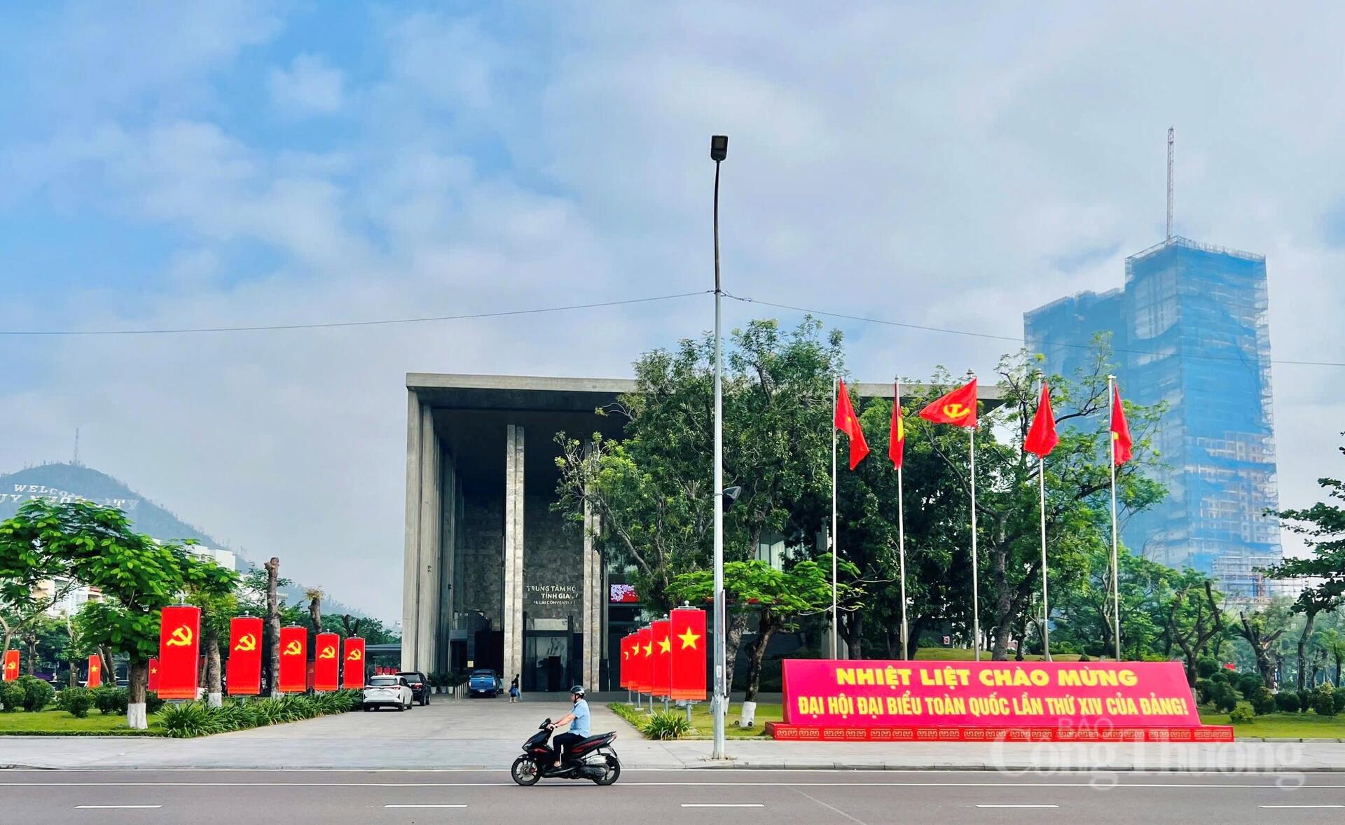 Gia Lai rực sắc cờ hoa chào mừng Okvip69.com bán cá nổ hủ lần thứ XIV của Đảng - 2