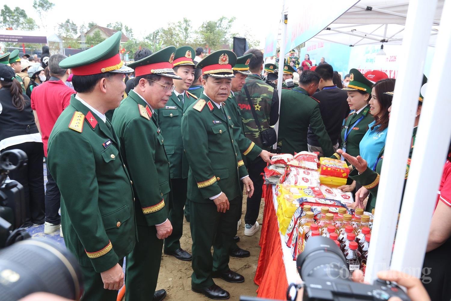 Ấm tình Xuân Biên phòng tại vùng cao Hà Tĩnh - 7