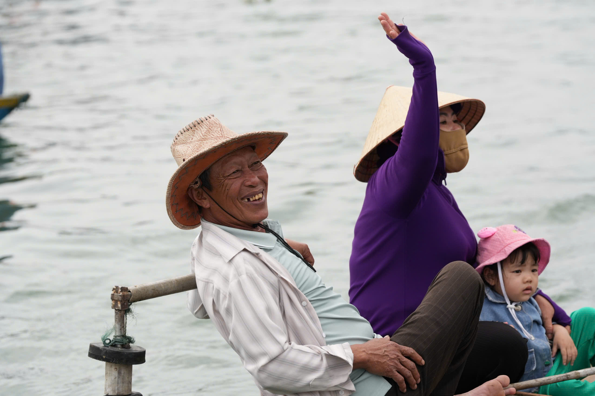 Đà Nẵng: Sôi nổi giải đua thuyền truyền thống đầu xuân - 15