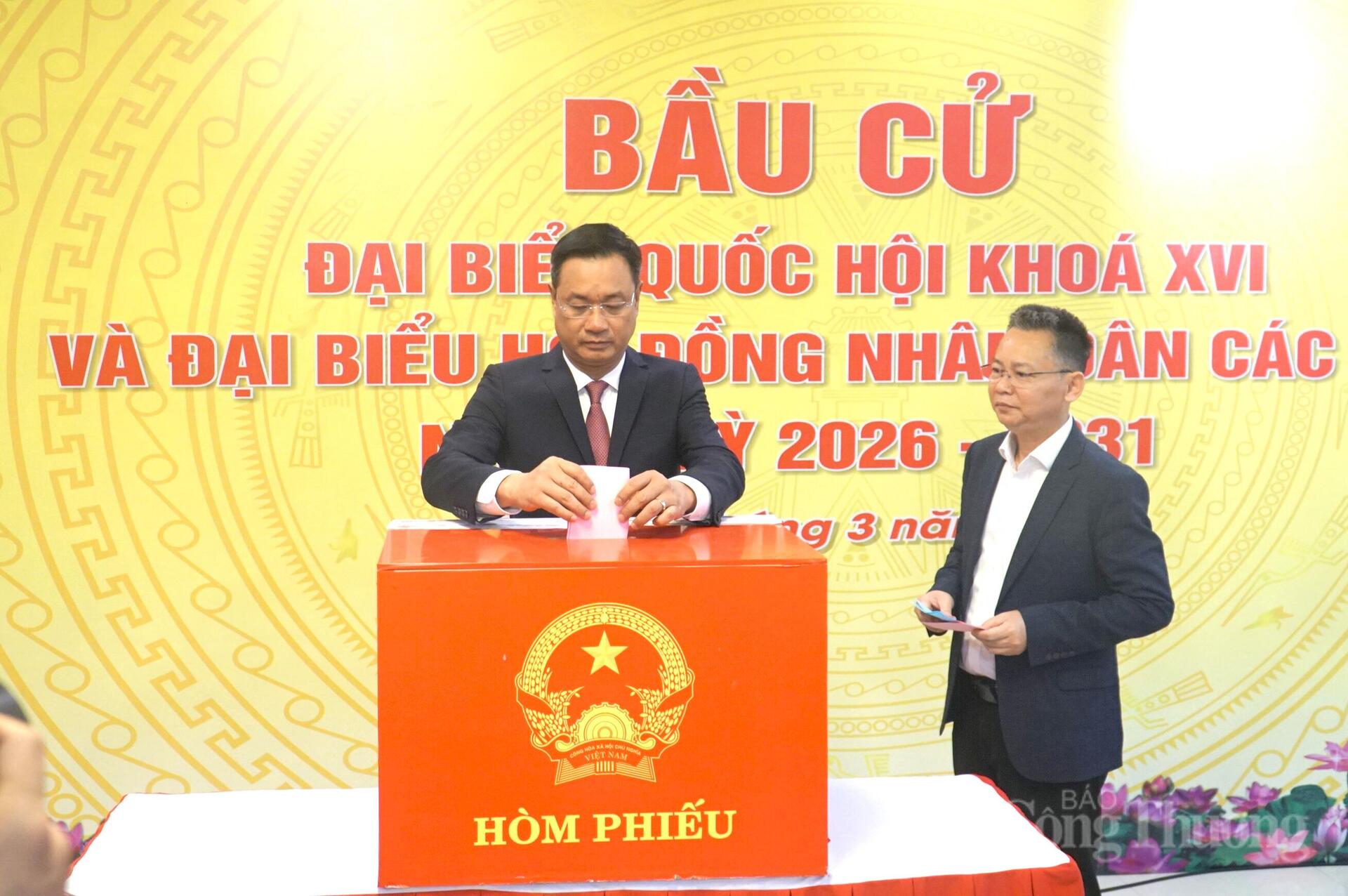 Một số hình ảnh cử tri Đà Nẵng tham gia bầu cử - 1
