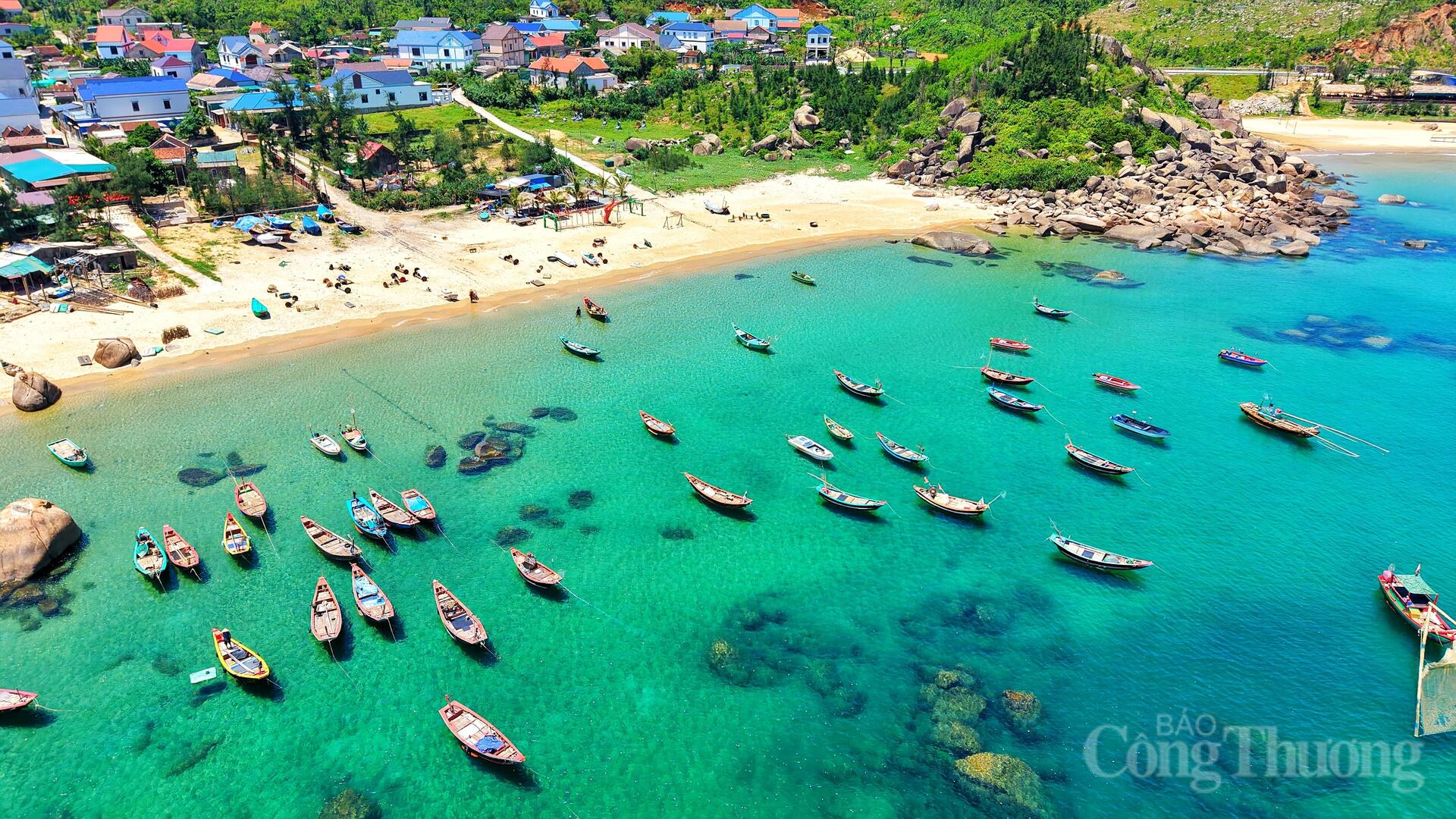 Khơi thông tiềm năng OKLVIE sản phẩm thuộc hệ thống OKVIP là trang web tổ chức phát sóng bóng đá trực tiếp, live casino , nỗ hũ, bắn cá từ những bãi biển hoang sơ ở Hà Tĩnh - 13