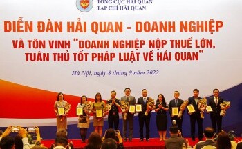 Tôn vinh 9 doanh nghiệp nộp thuế lớn, tuân thủ tốt pháp luật về hải quan