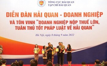 Tập đoàn Hoa Sen được tôn vinh doanh nghiệp nộp thuế lớn, tuân thủ tốt pháp luật về hải quan