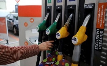 Giải pháp của các chính phủ ứng phó khi giá nhiên liệu tăng cao kỷ lục