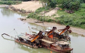 Quảng Nam: Nhiều công trình “tiến thoái lưỡng nan” vì thiếu cát xây dựng