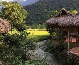 Về bản Hang hít thở không khí trong lành, thưởng thức điệu Khặp của cô gái Thái