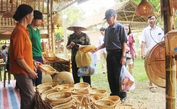 Thừa Thiên Huế: Hội chợ thương mại Festival Huế 2024 có những sản phẩm gì đặc biệt?