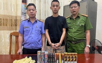 Nghệ An triệt xóa 30 đầu mối phân phối, kinh doanh thuốc lá điện tử, bóng cười