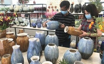 Tháng 4/2023, xuất khẩu gốm sứ mỹ nghệ tăng nhẹ trở lại sau 3 tháng giảm liên tiếp