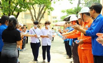 EVNHANOI: Đảm bảo điện góp phần vào thành công kỳ thi vào lớp 10 THPT