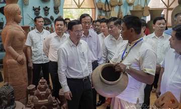 Chủ tịch nước Võ Văn Thưởng thăm làng gốm Bàu Trúc