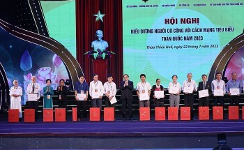 Sáng mãi đạo lý 