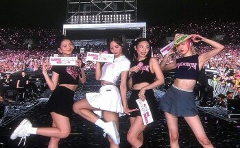 Bài 1: Từ ban công Tuấn Hưng đến thư Chủ tịch Hà Nội gửi BlackPink