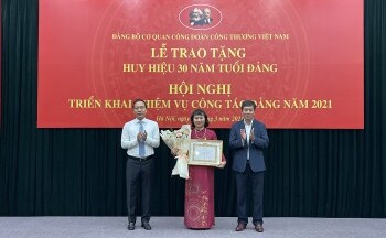 Đẩy mạnh “nêu gương” trong đội ngũ cán bộ, đảng viên