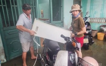 Quảng Nam: Nước sông dâng cao, người dân vùng “rốn lũ” Đại Lộc tất bật chạy lụt