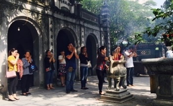 Để không còn những vụ việc lùm xùm như vừa xảy đến tại chùa Ba Vàng