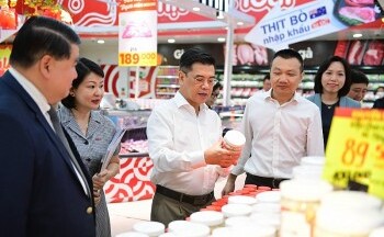 TP. Hồ Chí Minh: Siêu thị tìm cách kích cầu sức mua