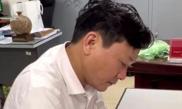 Hà Nội: Chủ tịch phường Nghĩa Đô nhận tiền tỷ để 