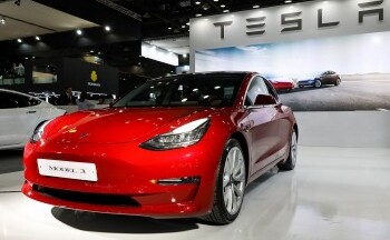 Xe điện Tesla bất ngờ 