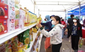 Đà Nẵng: Công nhân được mua hàng 0 đồng, khám bệnh miễn phí