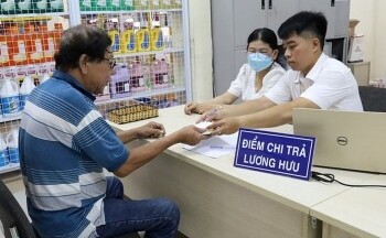 Hà Nội: Linh hoạt các giải pháp chi trả lương hưu qua tài khoản