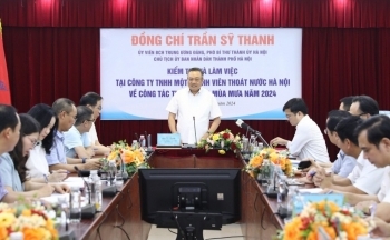 Chủ tịch Hà Nội: Tăng cường thoát nước, chống úng ngập trong kỳ thi lớp 10