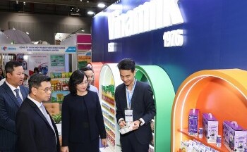 Vinamilk thúc đẩy xuất khẩu sữa qua các chuỗi bán lẻ và phân phối toàn cầu